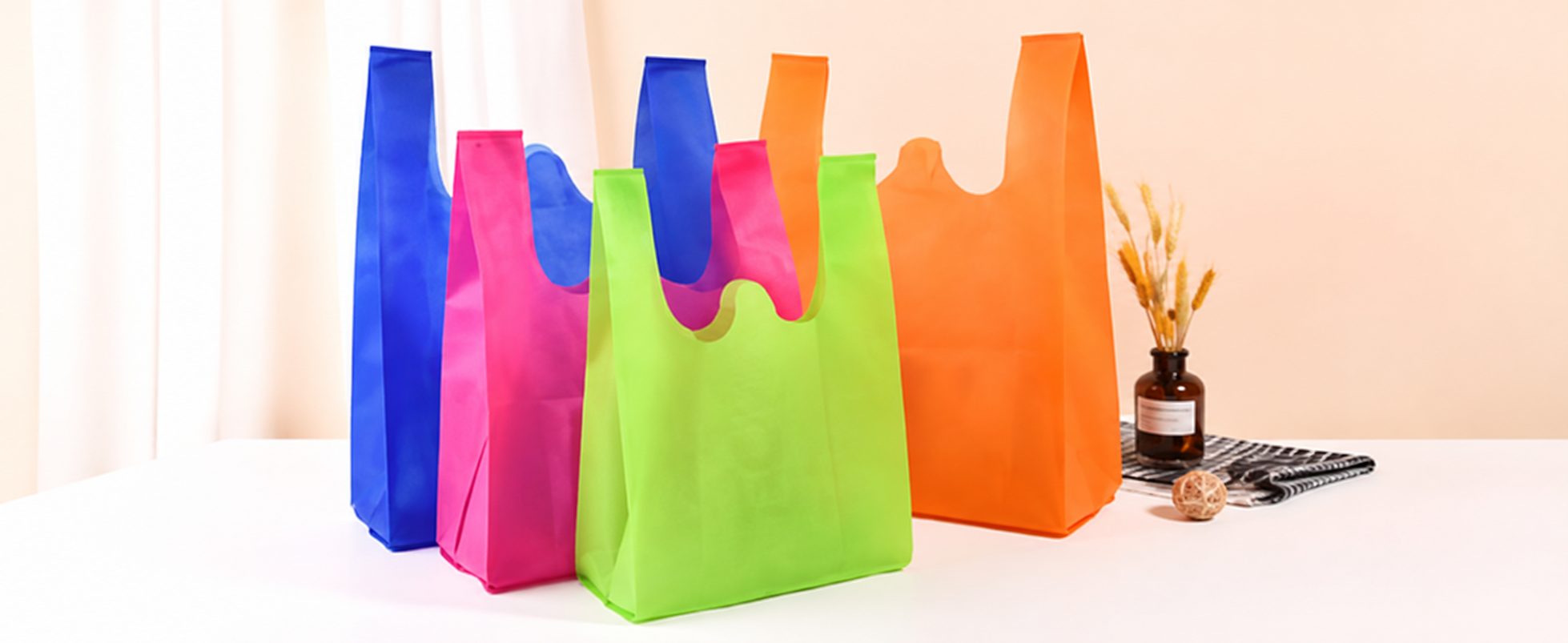 W-Cut Non-Woven Bags